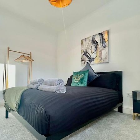 Cozy & Spacious 3-Bedroom Home By Tailored Accommodation Swansea Exterior foto
